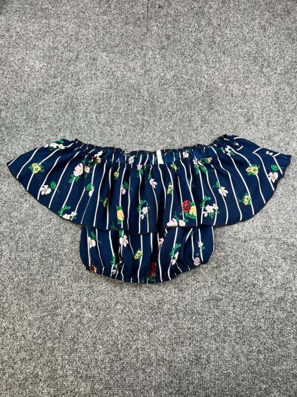 Navy blue floral ruffle shoulder crop top D68